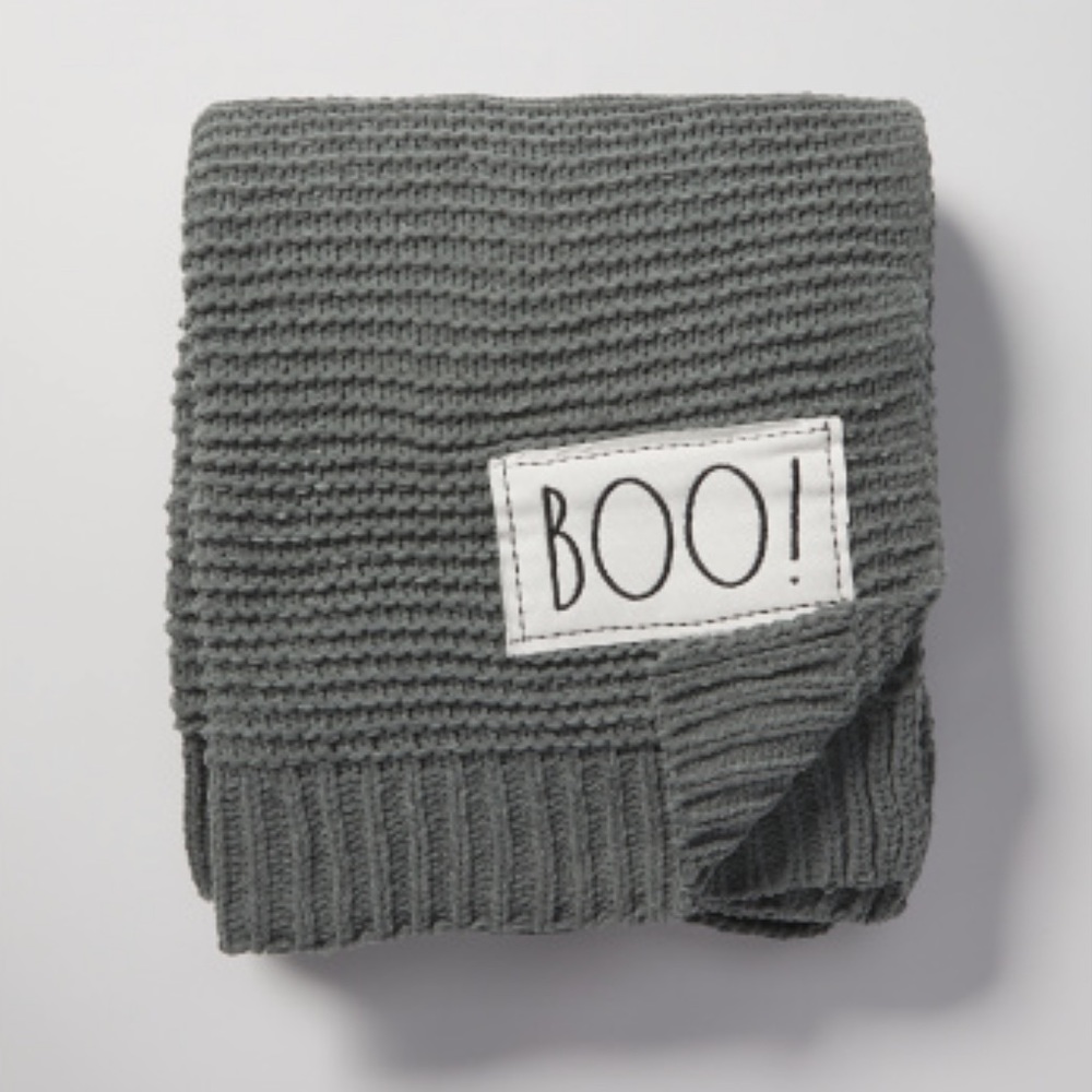 ๐๐ป NWT Rae Dunn โBOO!โ Ghost Gray Ribbed Throw Blanket w/ Patch Goth Spooky LL - Picture 2 of 3